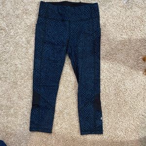Lululemon pace rival high rise crop 22” Size 6